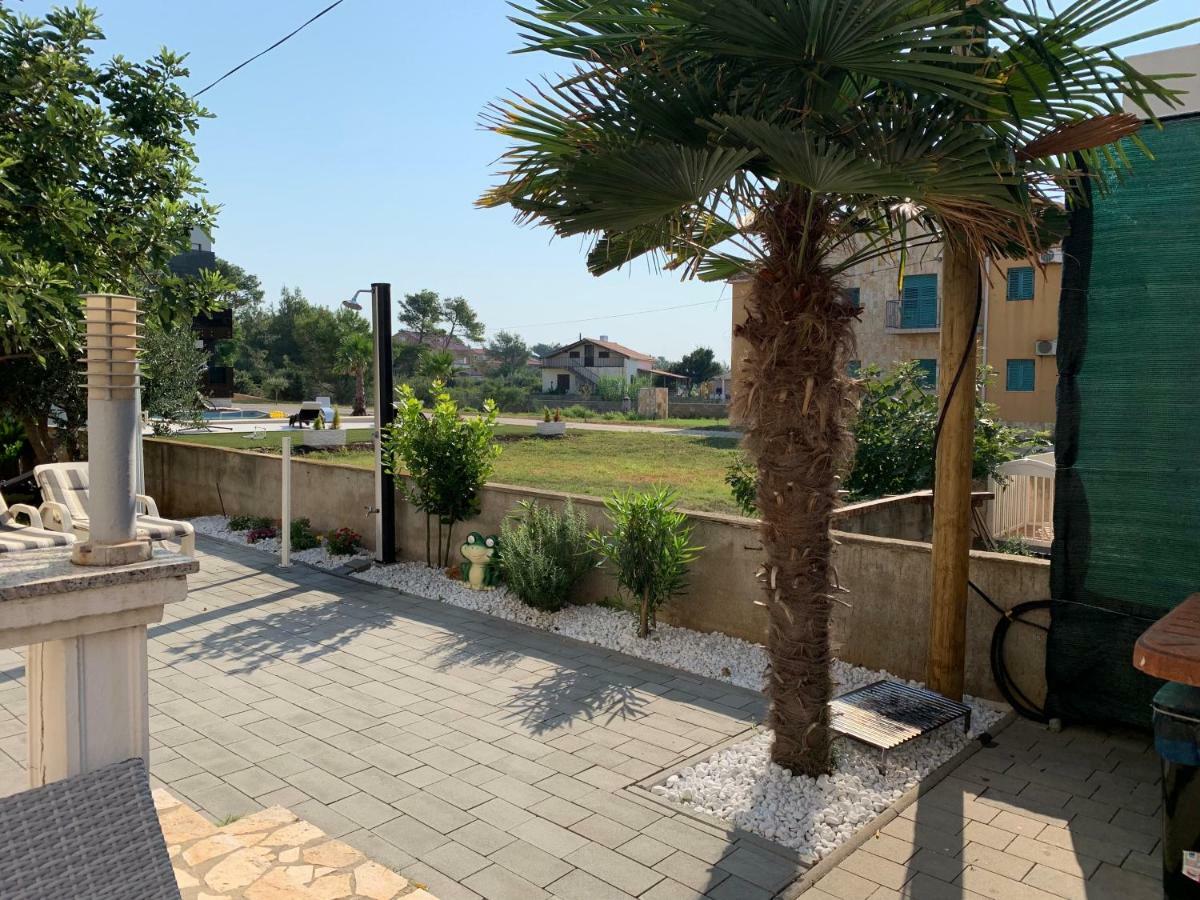 Apartman Petra 2 Vir Exterior foto